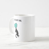 Cute Climbing Cat Catches Climbing Hold Kaffeetasse (Vorderseite Links)