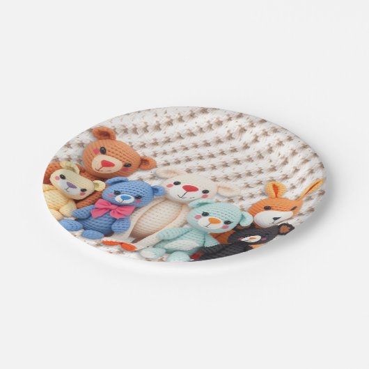 Cute Crocheted Stuffed Animals Boy's Baby Shower Pappteller (Schrägansicht)