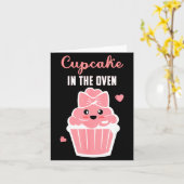 Cute Cupcake In The Oven Gender Reveal Baby Girl Karte (Gelbe Blume)