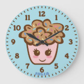 Cute Cupcake Nursery Wall Clock with Name Große Wanduhr (Vorderseite)