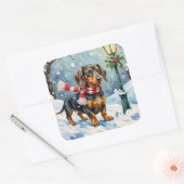 Cute Dachshund Puppy Cozy Winter Scarf Art Quadratischer Aufkleber (Umschlag)