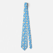 Cute Daisy Flower Pattern On A Blue Krawatte (Vorderseite)