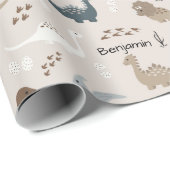 Cute Dinosaurs Footprints & Custom Name Beige Geschenkpapier (Rolleneckpunkt)