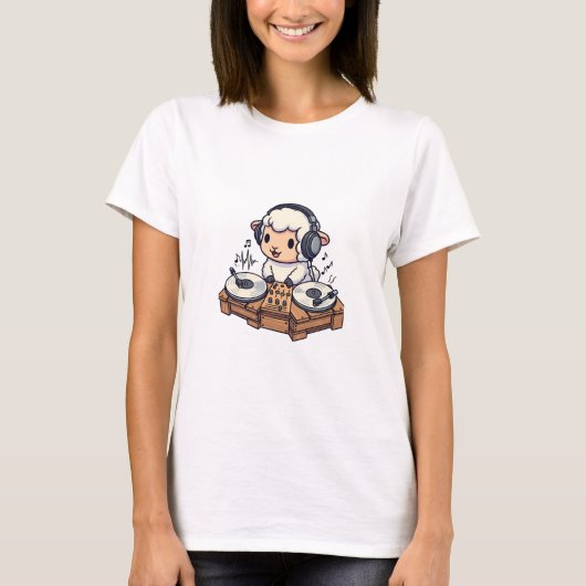 Cute DJ Sheep Wearing Headphones Mixing on Rustic T-Shirt (Vorderseite)