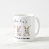 Cute Easter Bunny Family Plaque – Personalized  Kaffeetasse (VorderseiteRechts)