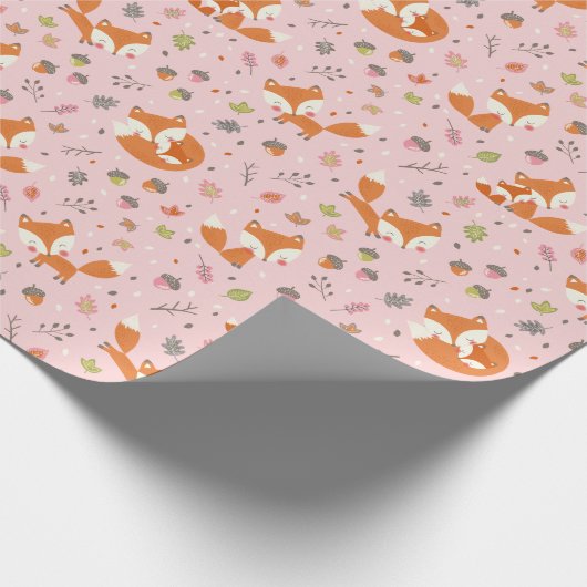 Cute Fall Mama and baby fox on light pink Geschenkpapier (Ecke)