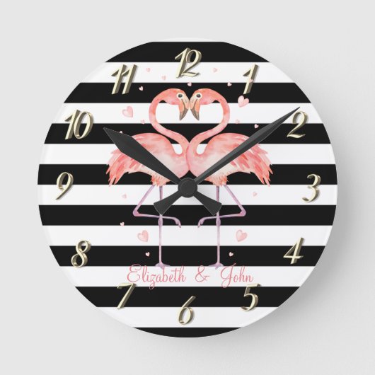 Cute Flamingos In Love ,Black White Stripes Runde Wanduhr (Vorderseite)