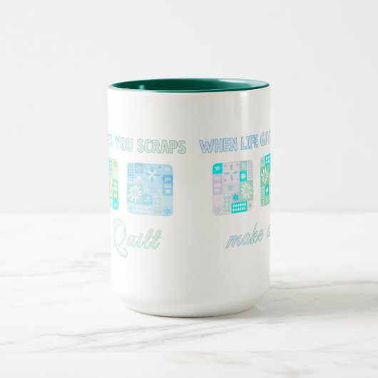 Cute & Floral Patchwork Pattern in Green Colours Tasse (Zentrum)