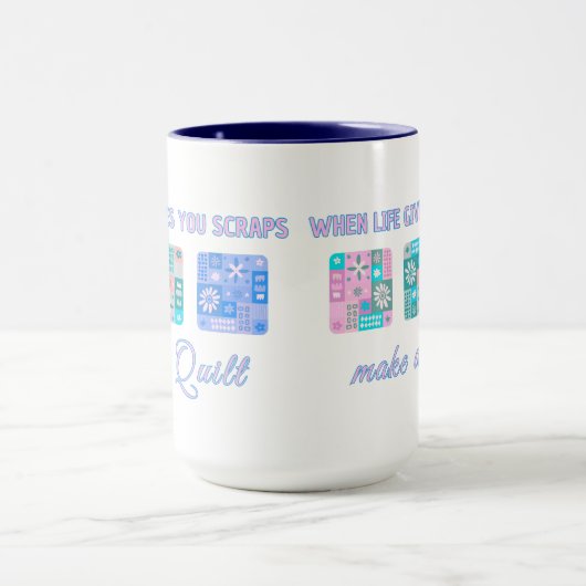 Cute & Floral Patchwork Pattern in Pop Colours Tasse (Zentrum)