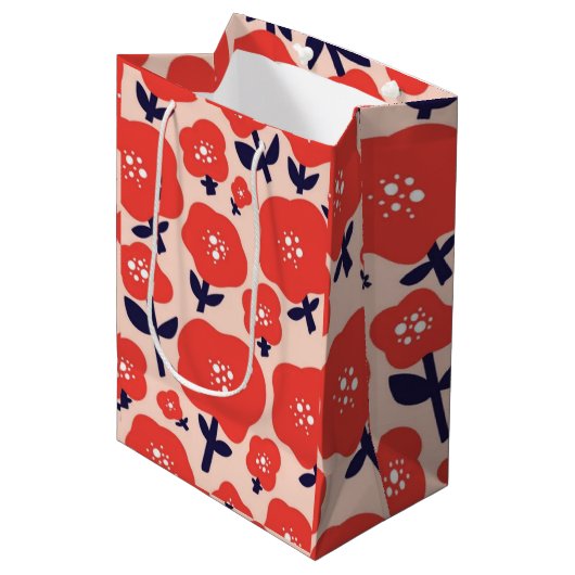 Cute Floral Seamless Pattern – Red Spring Flowers  Mittlere Geschenktüte (Vorderseite Schrägansicht)