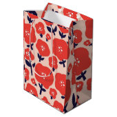 Cute Floral Seamless Pattern – Red Spring Flowers Mittlere Geschenktüte (Rückseite Schrägansicht)