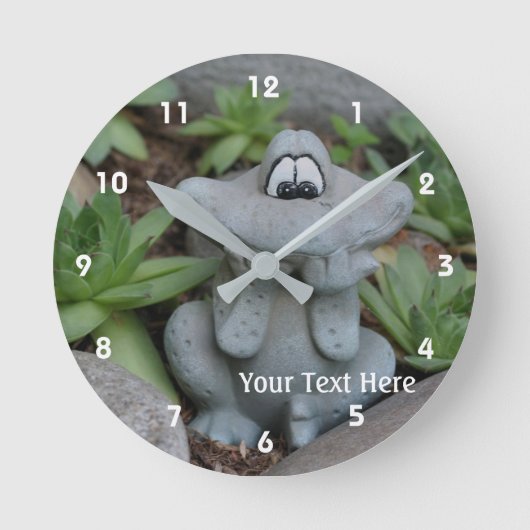 Cute Flower Garden Frog Ornament Runde Wanduhr (Vorderseite)