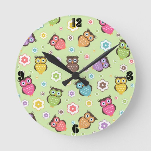 Cute funny trendy owls and flowers pattern runde wanduhr (Vorderseite)