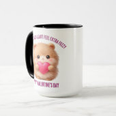 Cute Fuzzy Valentine Character Holding Heart Tasse (Vorderseite Links)