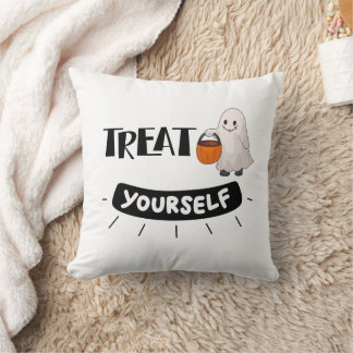 Cute Ghost “Treat Yourself” Pillow Halloween Theme Kissen