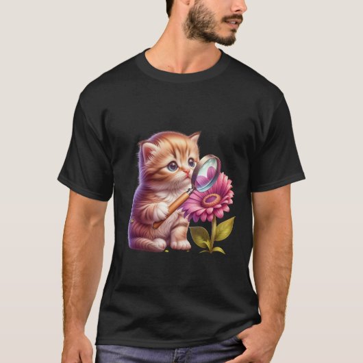 Cute Ginger Kitten with Magnifying Glass Art ✨🐾 T-Shirt (Vorderseite)