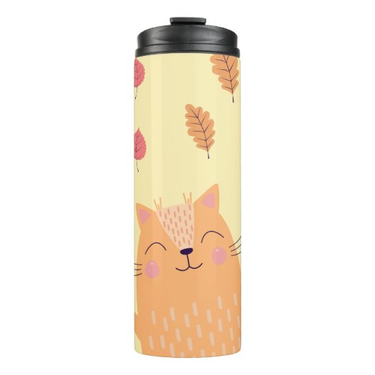 Cute Ginger Orange Cat Playing in Autumn Leaves Thermosbecher (Vorderseite)