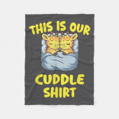 Cute Giraffe Couple This Is Our Cuddle  Fleecedecke (Vorderseite)
