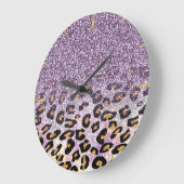Cute girly trendy purple faux glitter leopard große wanduhr (Winkel)