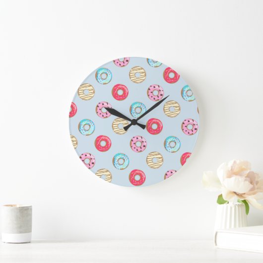 Cute Glazed Donut Pattern Light Blue Große Wanduhr (Zuhause)
