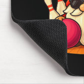 Cute Gnome With Sungles Gnome Playing Bowling Men  Mousepad (Ecke)