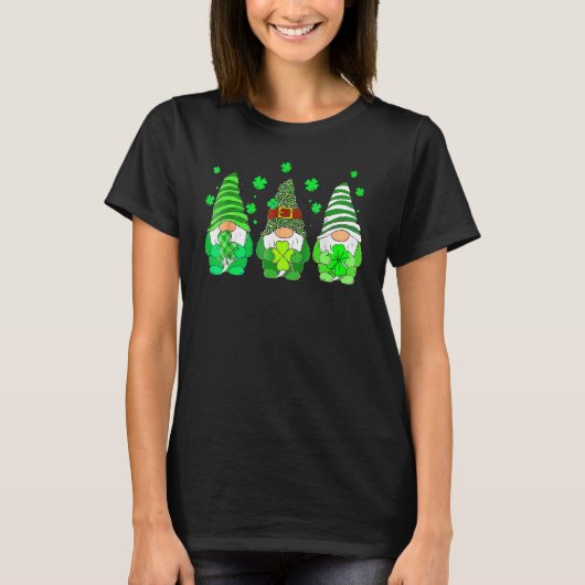 Cute Gnomes Holding Shamrock Leopard Plaid St Patr T-Shirt (Vorderseite)