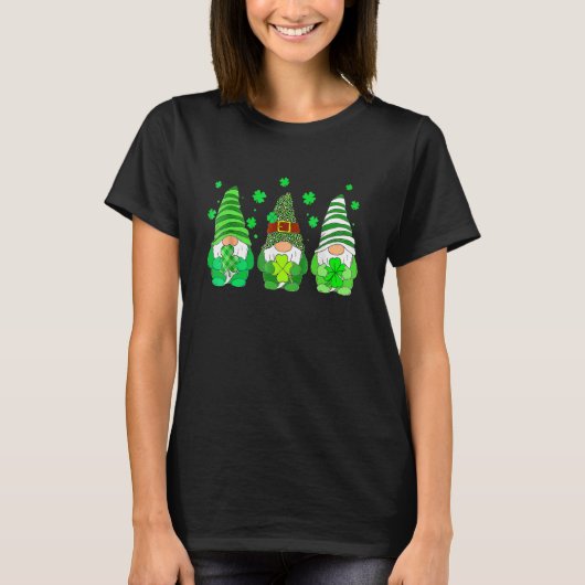 Cute Gnomes Holding Shamrock Leopard Plaid St Patr T-Shirt (Vorderseite)