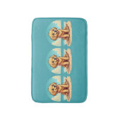Cute Golden Puppy at Sunny Beach Scene Badematte (Vorderseite Vertikal)