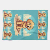 Cute Golden Puppy at Sunny Beach Scene Geschirrtuch (Horizontal)