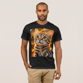 Cute Golden Tabby Kitten – Cozy Autumn Cat Illustr T-Shirt (Vorne ganz)