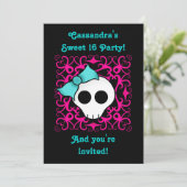 Cute gothic skull sweet 16 birthday party einladung (Stehend Vorderseite)
