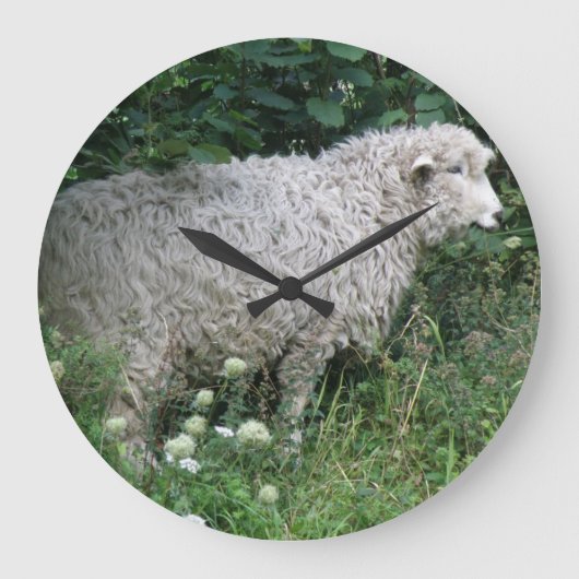 Cute Greedy Sheep Eating Wall Clock Große Wanduhr (Vorderseite)