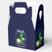 Cute green glow worm cartoon illustration geschenkschachtel (Geöffnet)