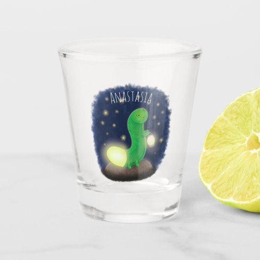 Cute green glow worm cartoon illustration schnapsglas (Vorderseite)