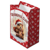 Cute Groundhog Claus Funny Groundhog Christmas Mittlere Geschenktüte (Vorderseite Schrägansicht)