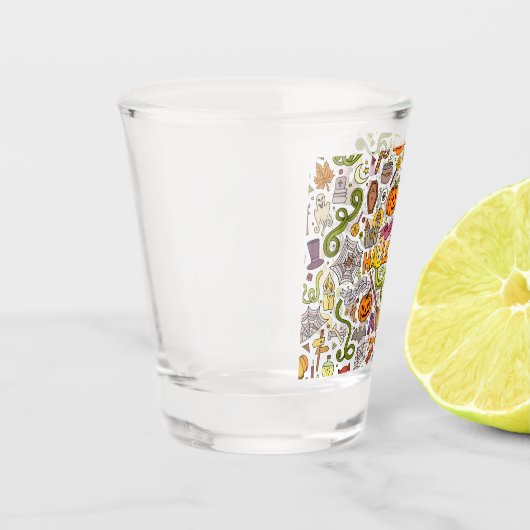 Cute Halloween Doodle Pattern Schnapsglas (Links)