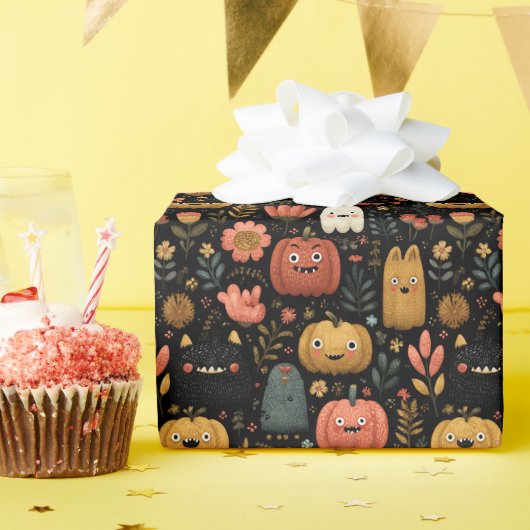Cute Halloween Monsters and Pumpkins Pattern Geschenkpapier (Geburtstagsparty)