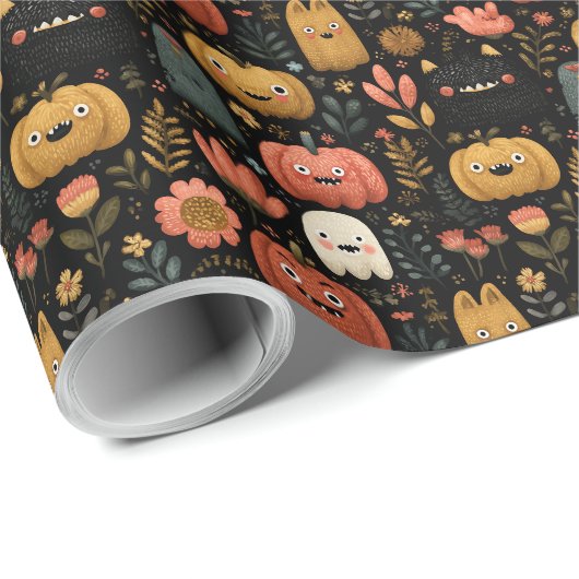 Cute Halloween Monsters and Pumpkins Pattern Geschenkpapier (Rolleneckpunkt)