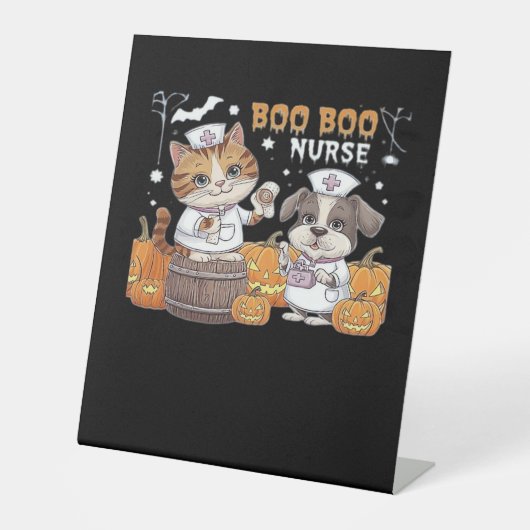 Cute Halloween Nurse Cat and Dog with Pumpkins Cla Sockelschild (Vorderseite)