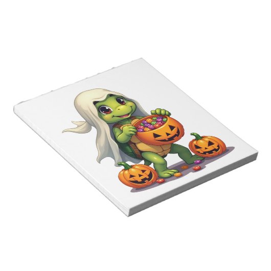 Cute Halloween Turtle Ghost with Candy (8) Notizblock (angewinkelt)