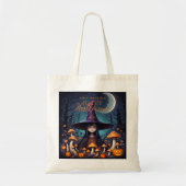 Cute Halloween Witch in Spooky Scene with Pumpkins Tragetasche (Vorne)