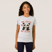 Cute Hand-Drawn Panda Girls T-Shirt – “Be Cute" (Vorne ganz)
