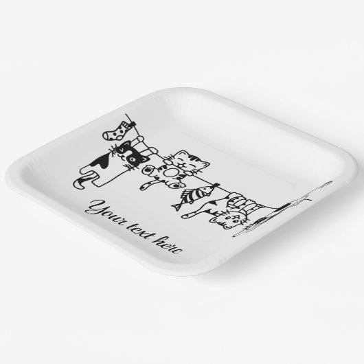 Cute Hanging Kittens Custom Text/Name Pappteller (Gewinkelt)