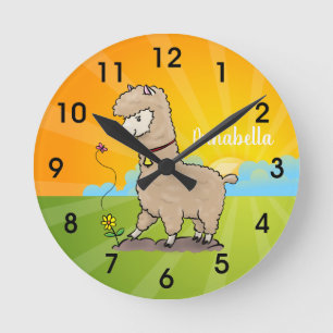Cute happy alpaca with butterfly cartoon runde wanduhr
