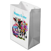 Cute Happy Easter cow customizable Medium  Mittlere Geschenktüte (Rückseite Schrägansicht)