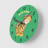 Cute happy tiger cub cartoon runde wanduhr (Winkel)