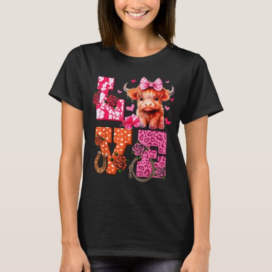Cute Highland Cow And Nk Heart Valentines Day Love T-Shirt (Vorderseite)