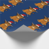 Cute Highland Cow in Santa hat Christmas Geschenkpapier (Ecke)