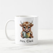 Cute Highland Cow Reading Book Custom Kaffeetasse (Links)