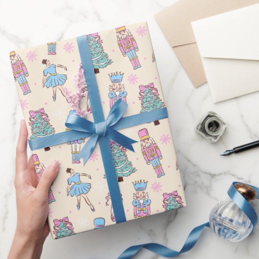Cute Holiday Nutcracker Ballerina Pattern Geschenkpapier (Schenken)